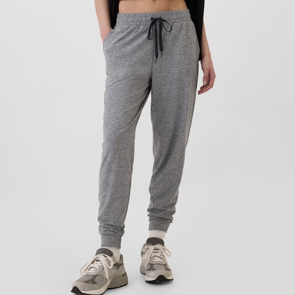 GapFit Light Heather Gray Mid Rise Brushed Jersey Joggers/NWT/S & M